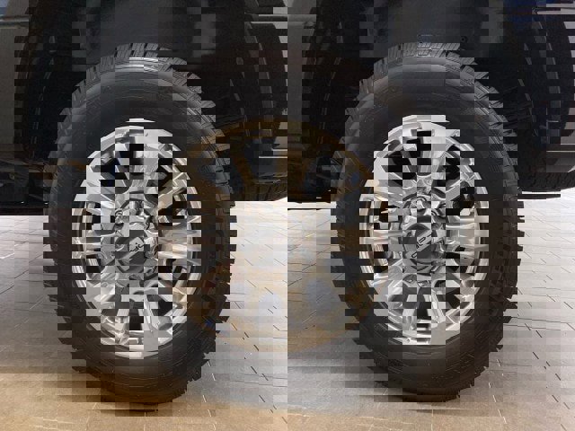 Used 2020 Ford F350 Limited w/ FX4 Off-Road Package image 26