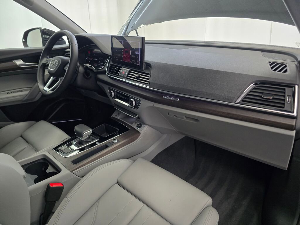 Certified 2025 Audi Q5 2.0T Premium Plus w/ Premium Plus Package image 29