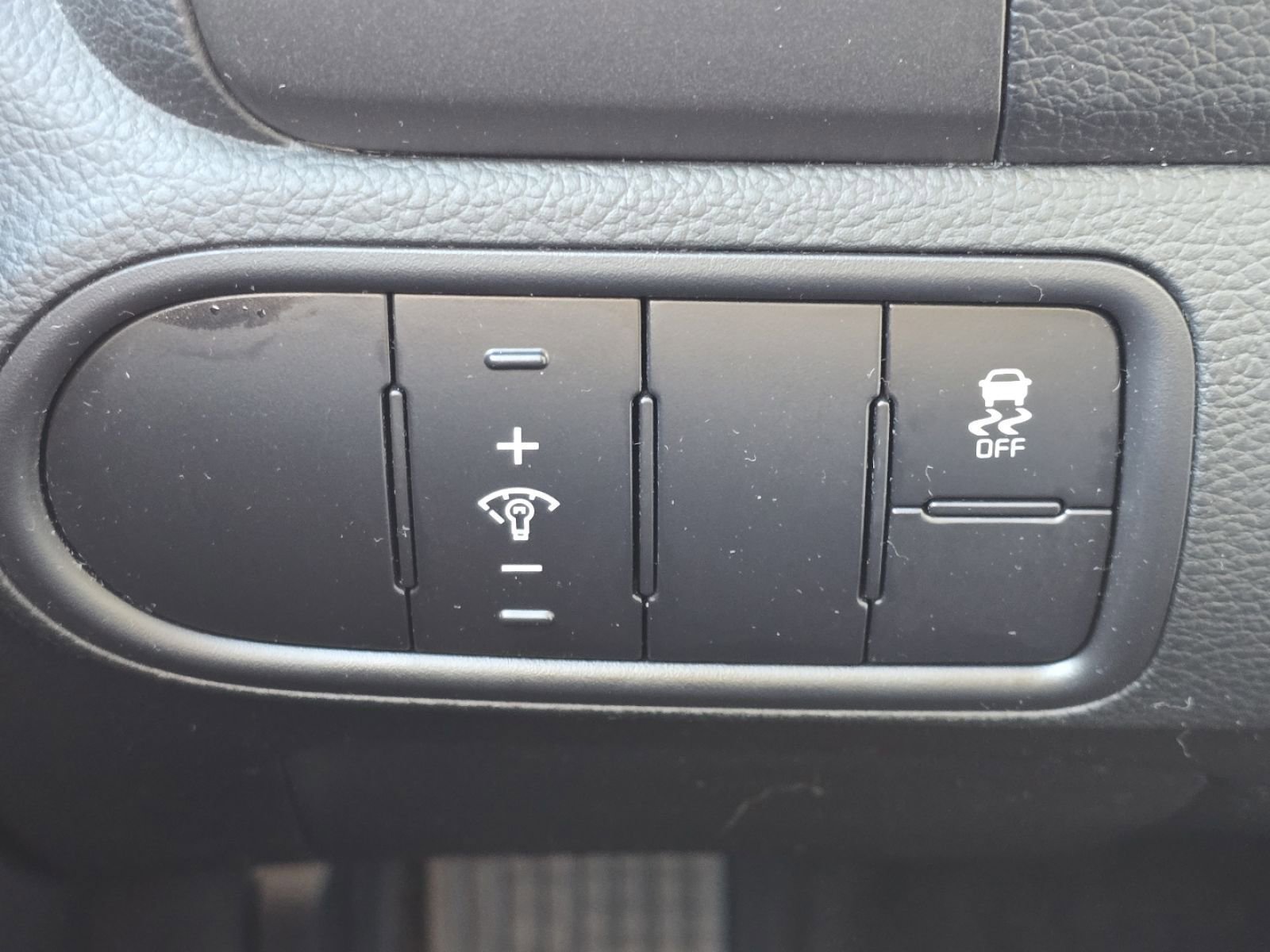 Used 2017 Kia Forte LX FWD image 25
