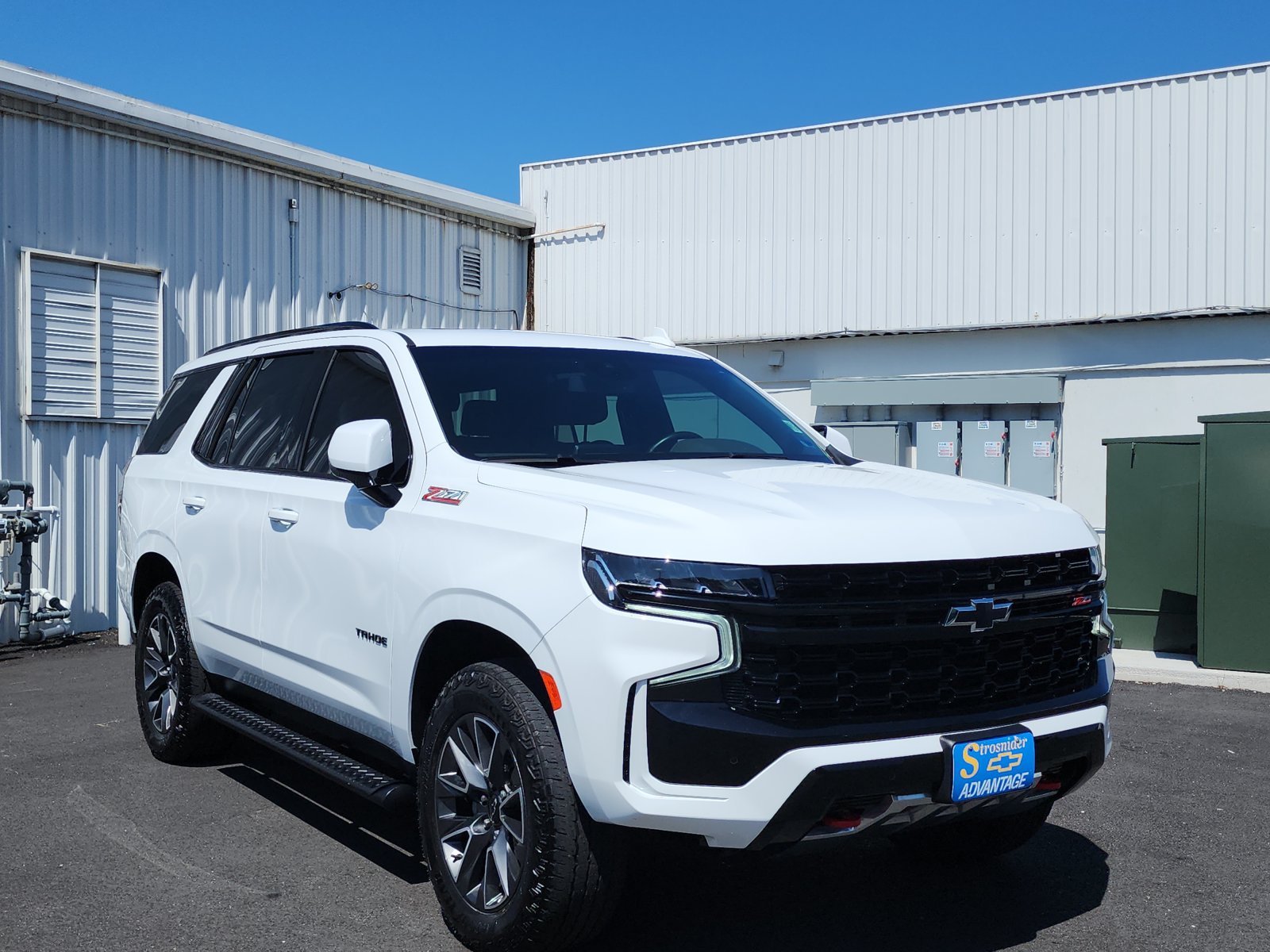 Used 2024 Chevrolet Tahoe Z71 w/ Luxury Package AWD/4WD image 7