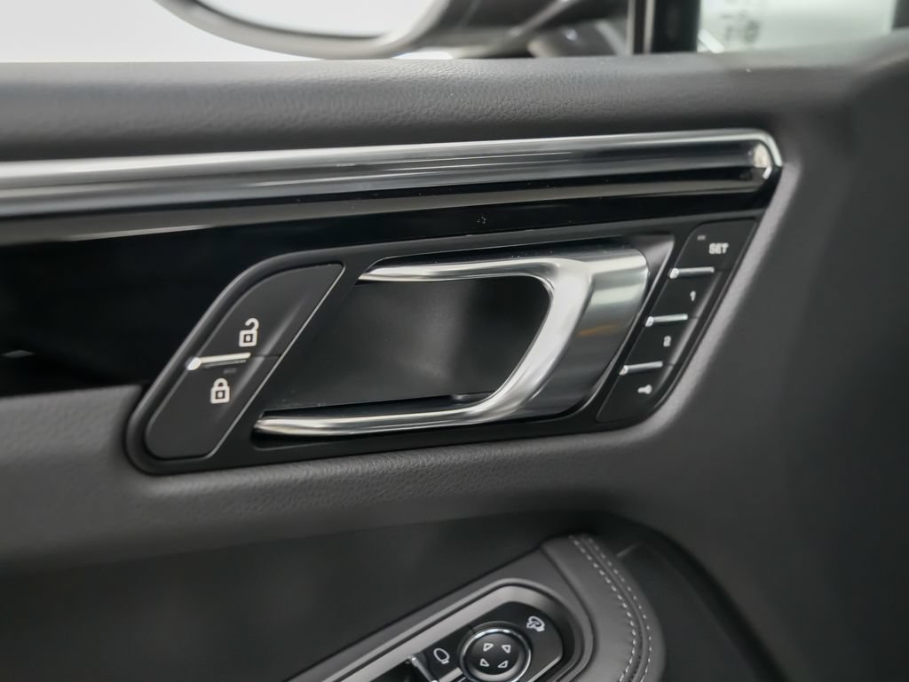 New 2026 Porsche Macan Turbo AWD/4WD image 21
