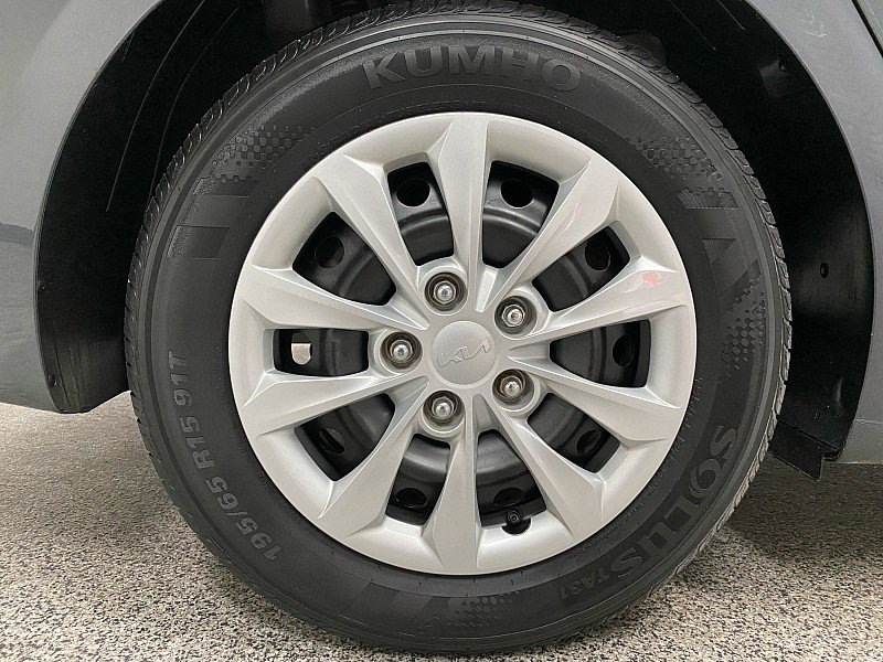 Used 2023 Kia Forte LX image 25