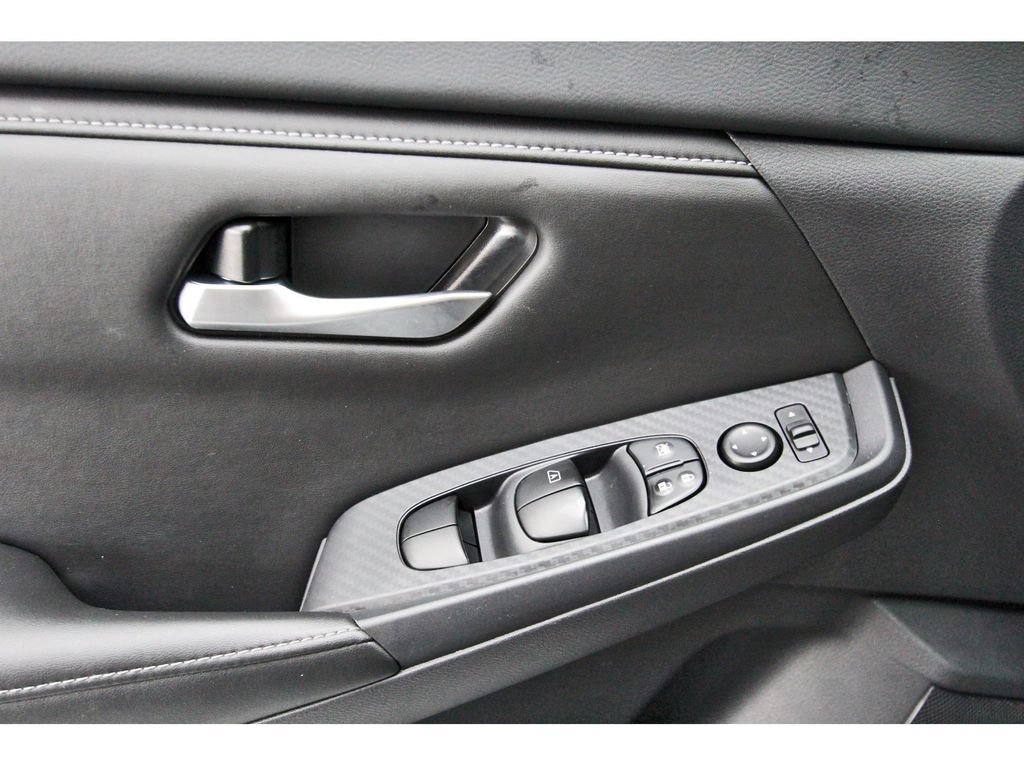 Used 2025 Nissan Sentra SV FWD image 20