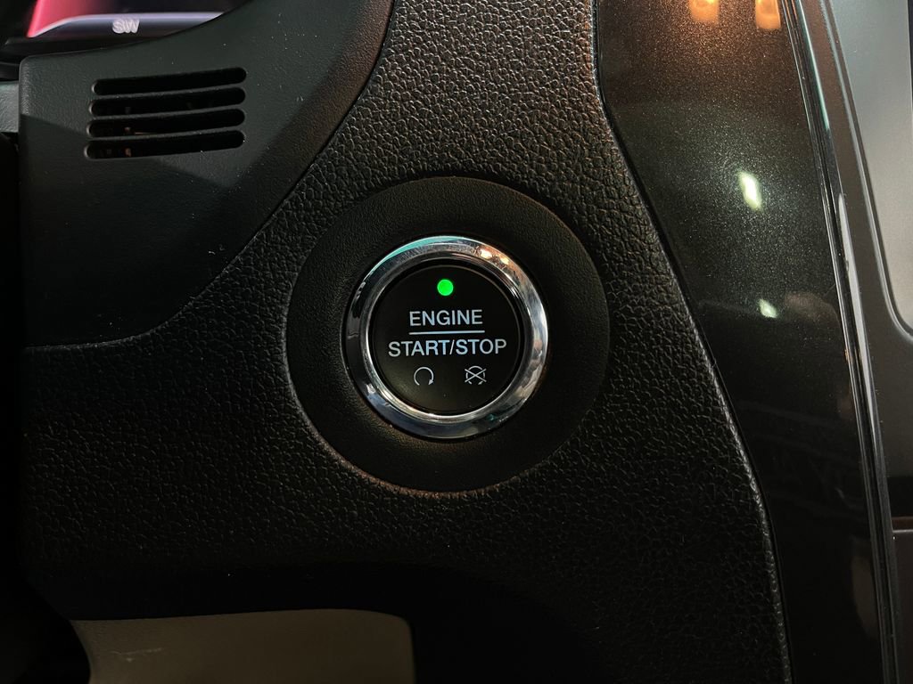 Used 2016 Ford Explorer XLT w/ Equipment Group 202A image 22