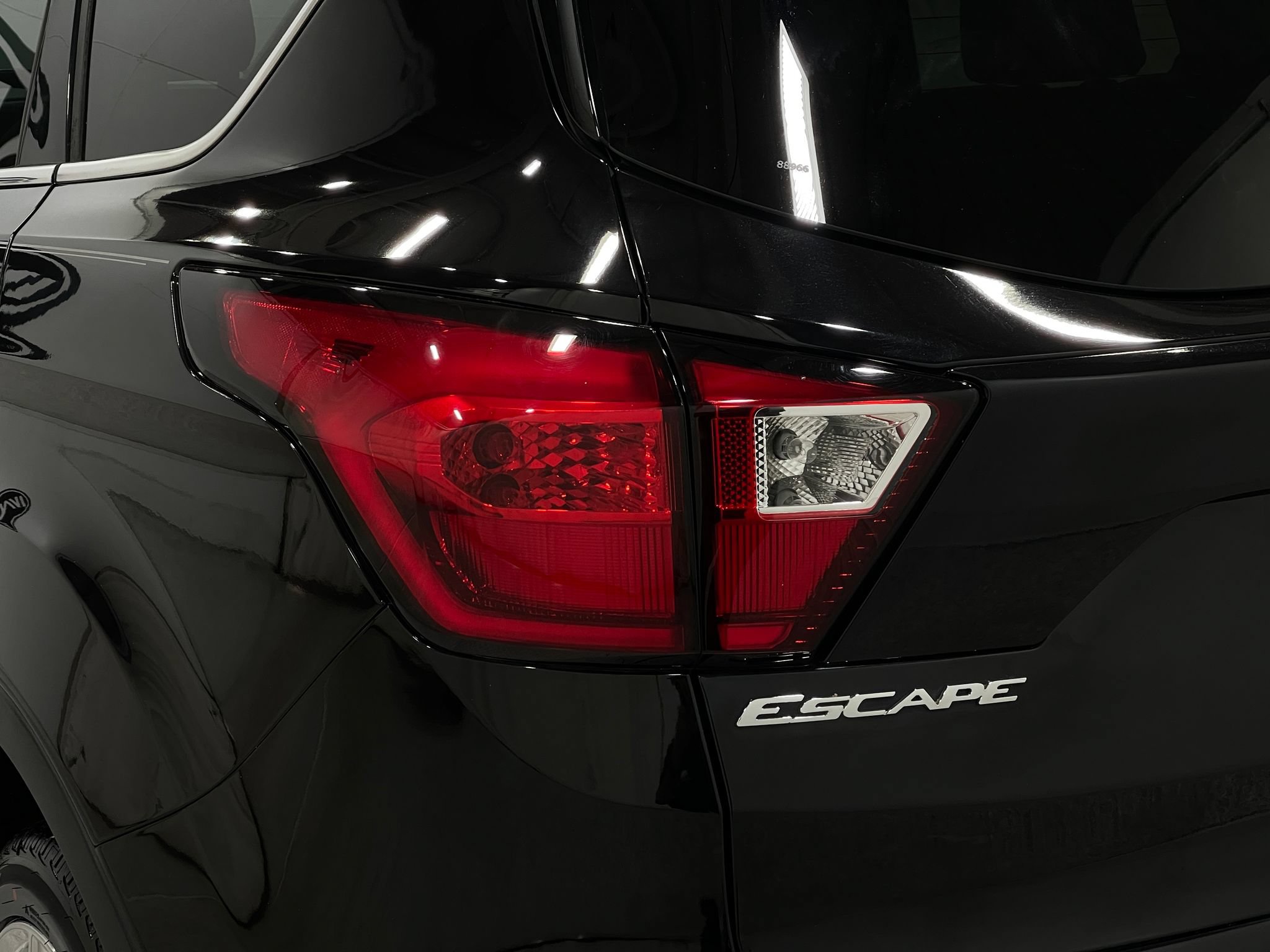 Used 2019 Ford Escape Titanium FWD image 34