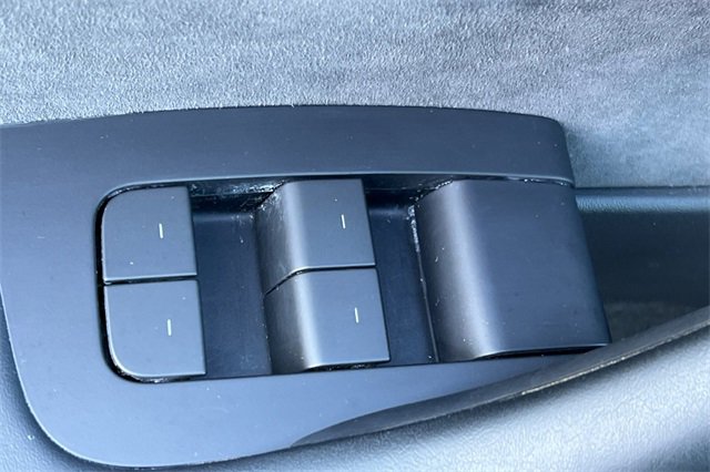 Used 2023 Tesla Model Y Performance image 12