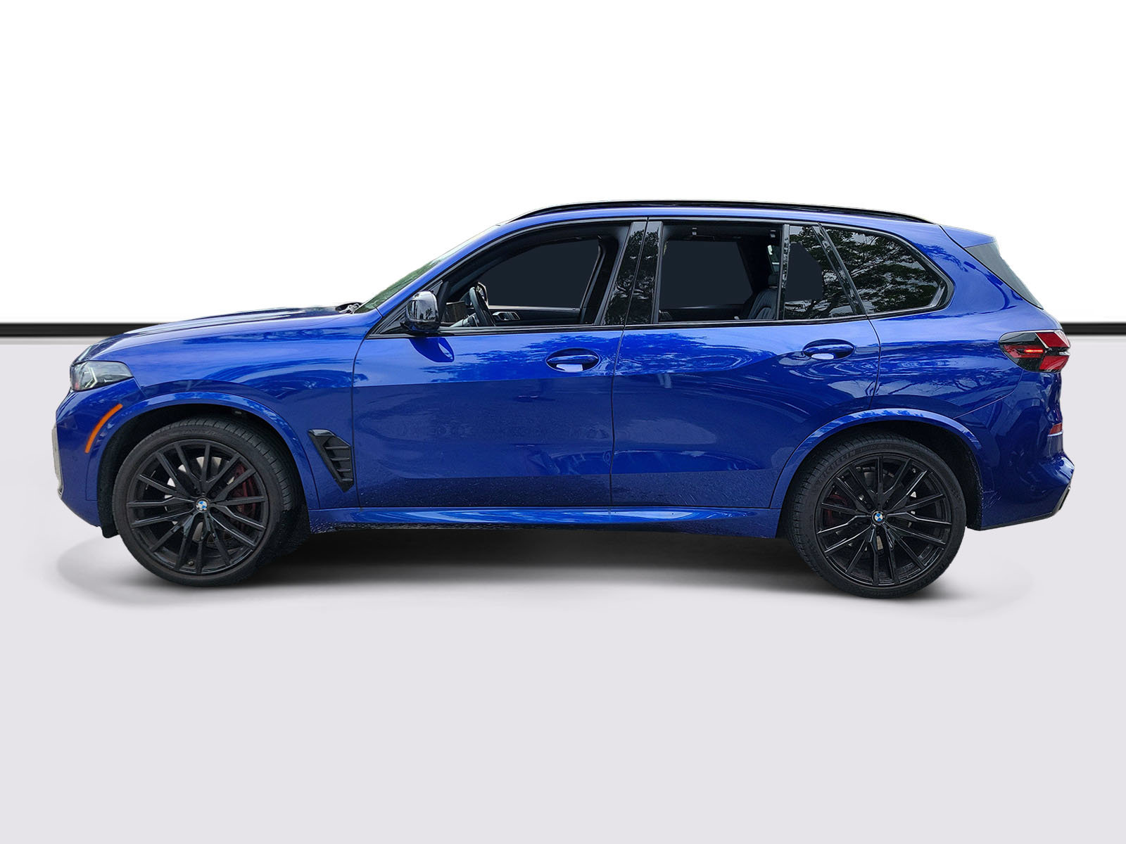 Certified 2024 BMW X5 M60i AWD/4WD image 4