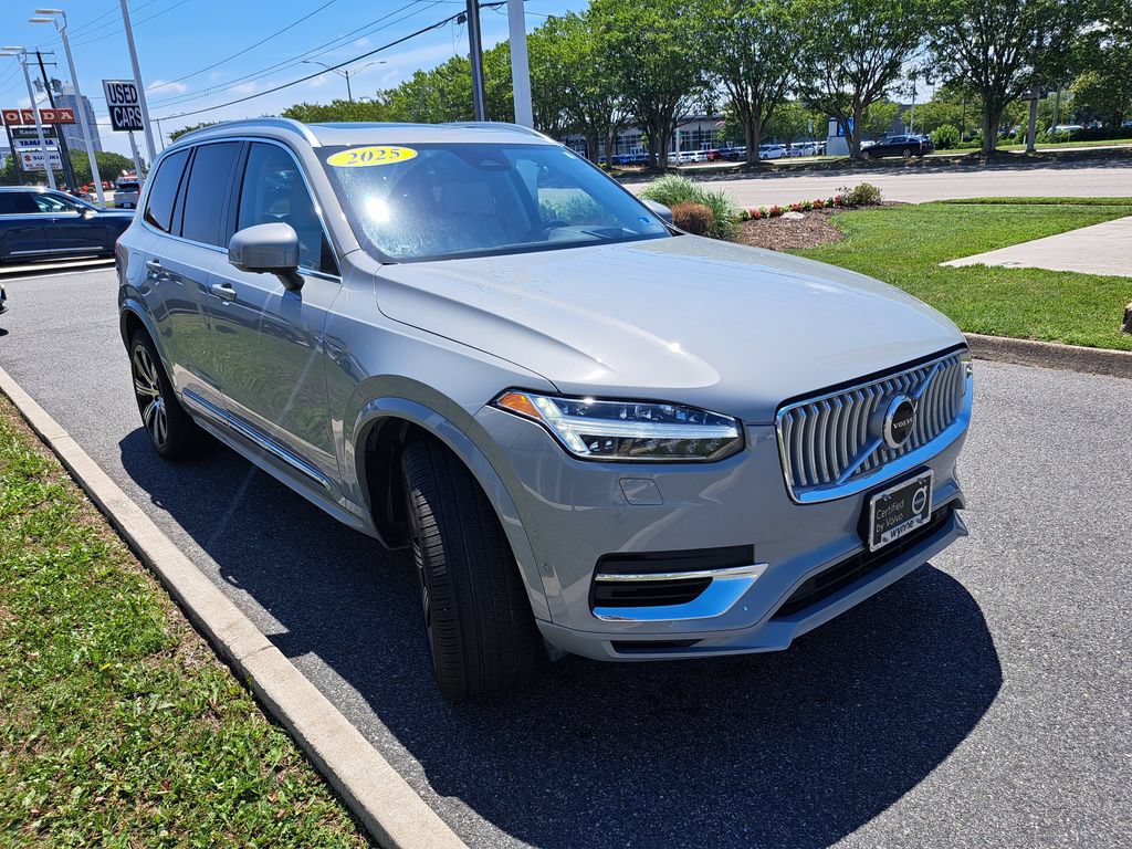 Used 2025 Volvo XC90 T8 Ultra AWD/4WD image 4