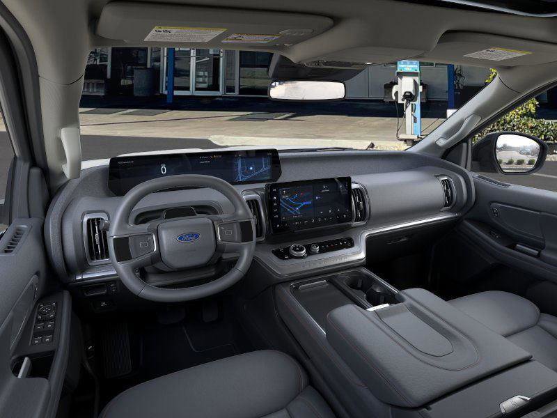 New 2025 Ford Expedition Active image 9