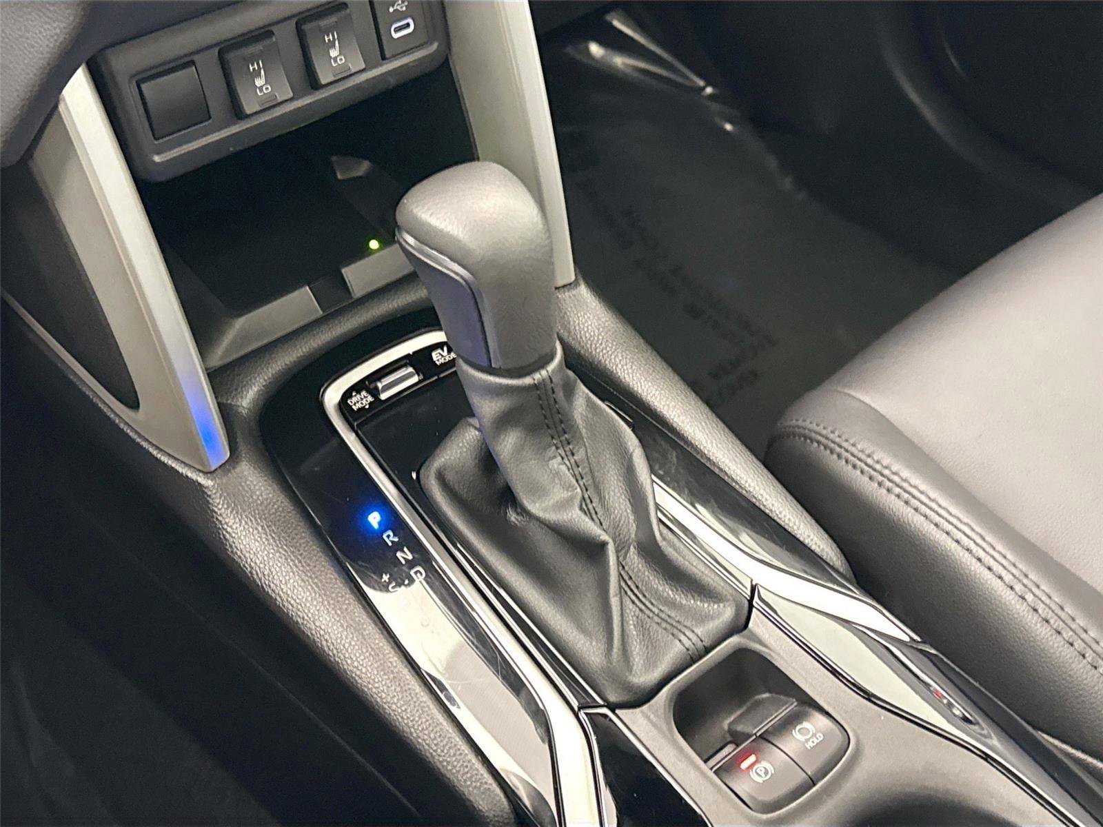 Used 2024 Toyota Corolla Cross XSE w/ Convenience Package image 27