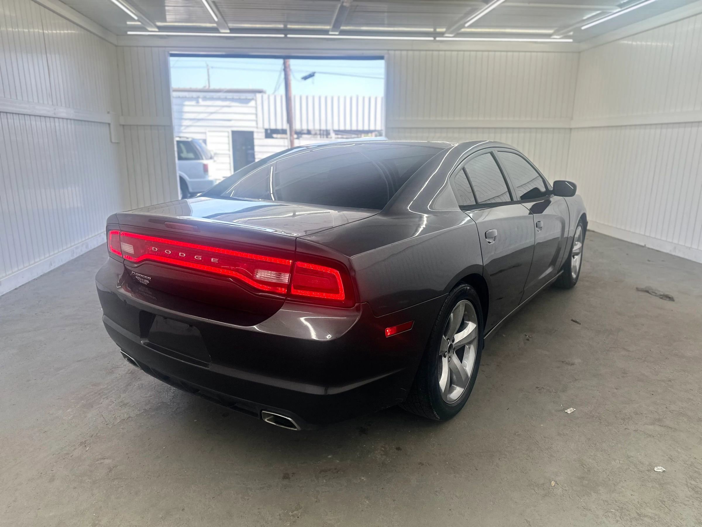 Used 2014 Dodge Charger SE image 5
