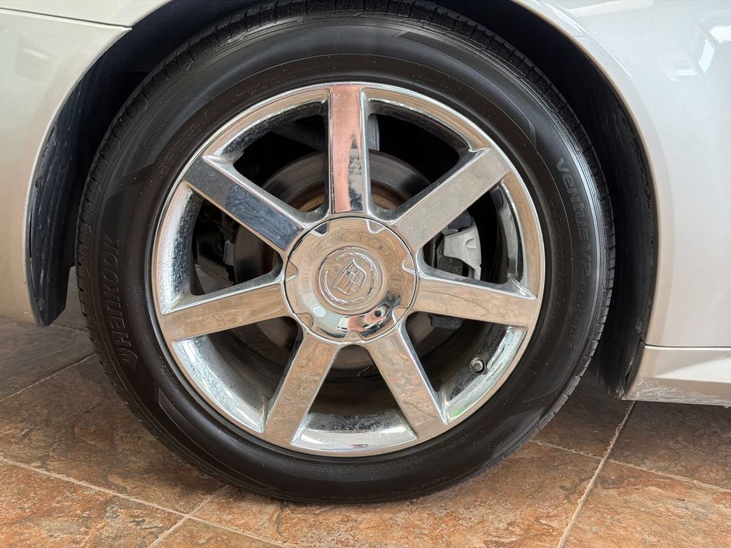 Used 2008 Cadillac XLR RWD image 12