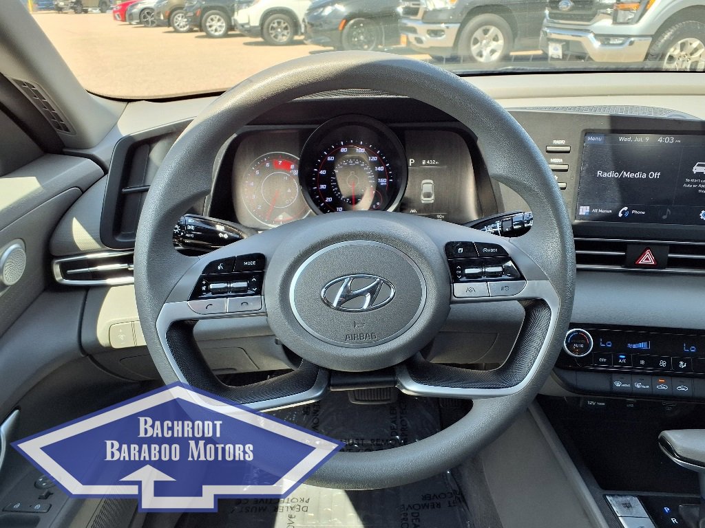 Used 2023 Hyundai Elantra SEL image 19