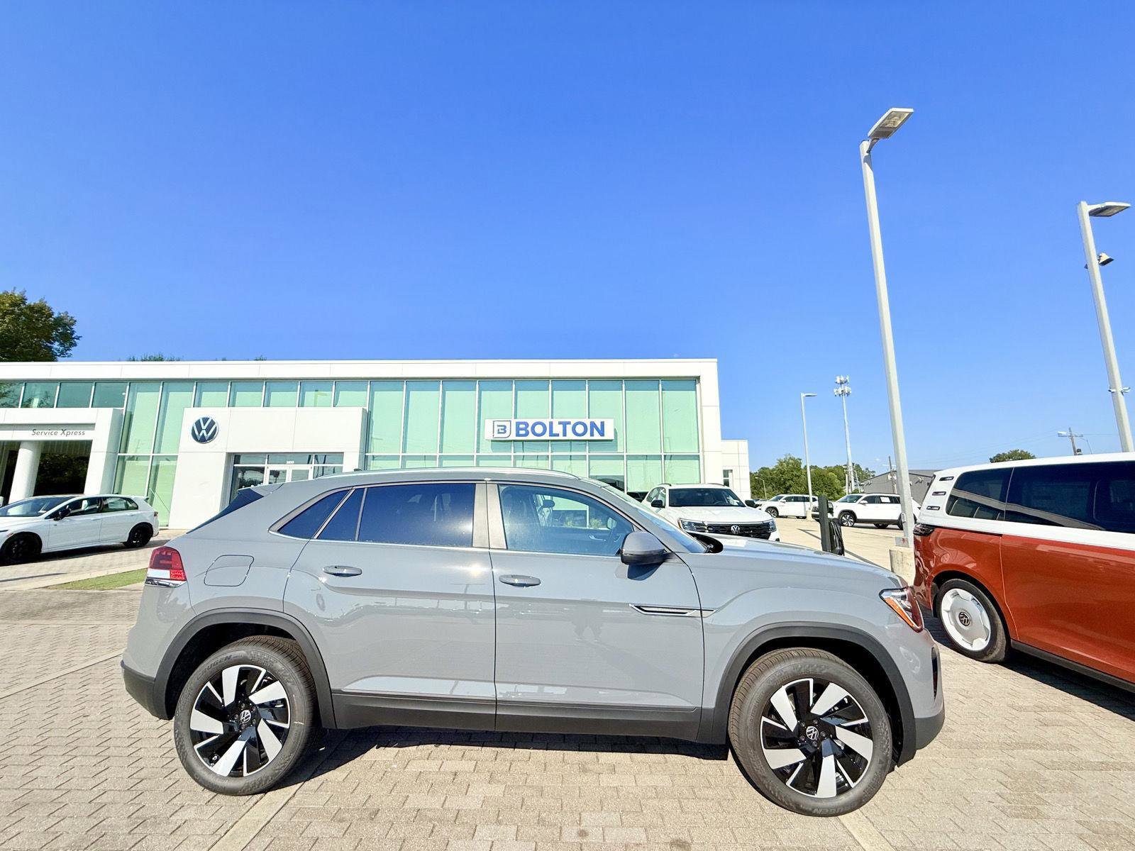 New 2026 Volkswagen Atlas Cross Sport SE image 2