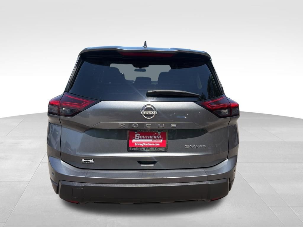 Used 2024 Nissan Rogue SV AWD/4WD image 4