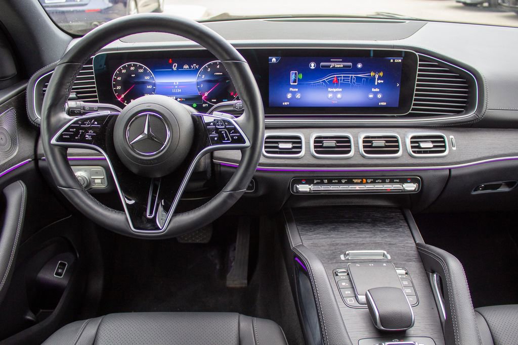 Used 2025 Mercedes-Benz GLS 450 4MATIC image 11