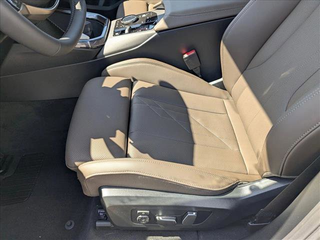 Used 2025 BMW X3 xDrive30i w/ Premium Package AWD/4WD image 4