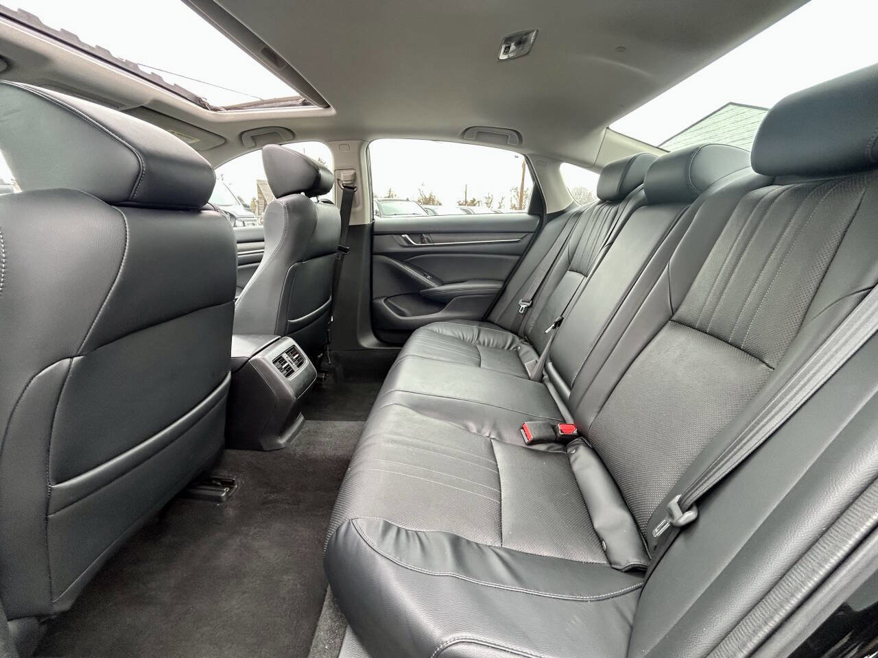 Used 2018 Honda Accord EX-L image 10