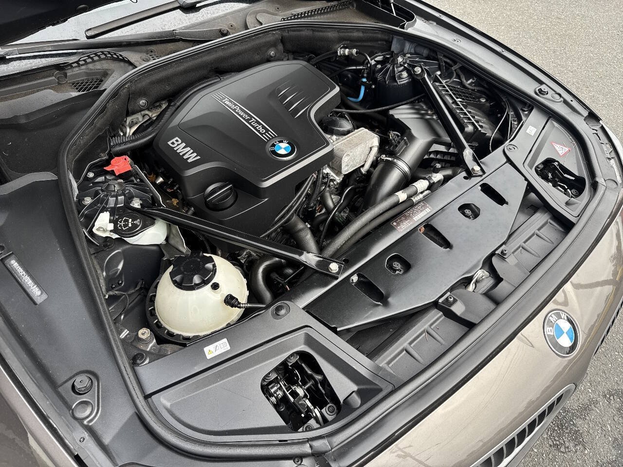 Used 2012 BMW 528i xDrive Sedan AWD/4WD image 14