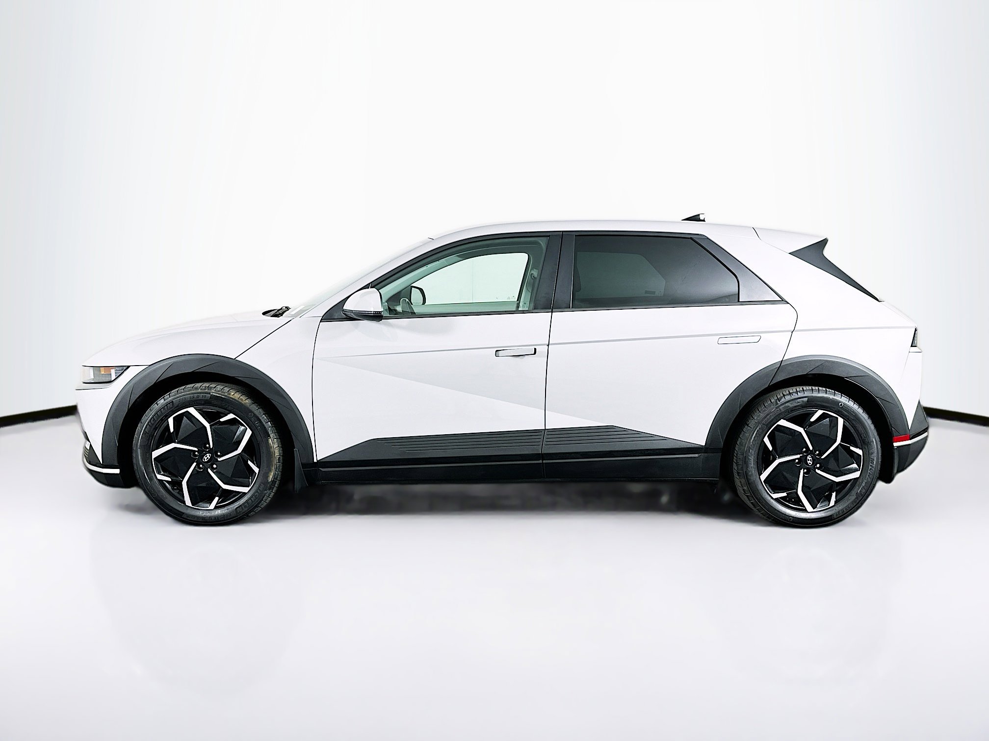 Used 2024 Hyundai Ioniq 5 SEL RWD image 4