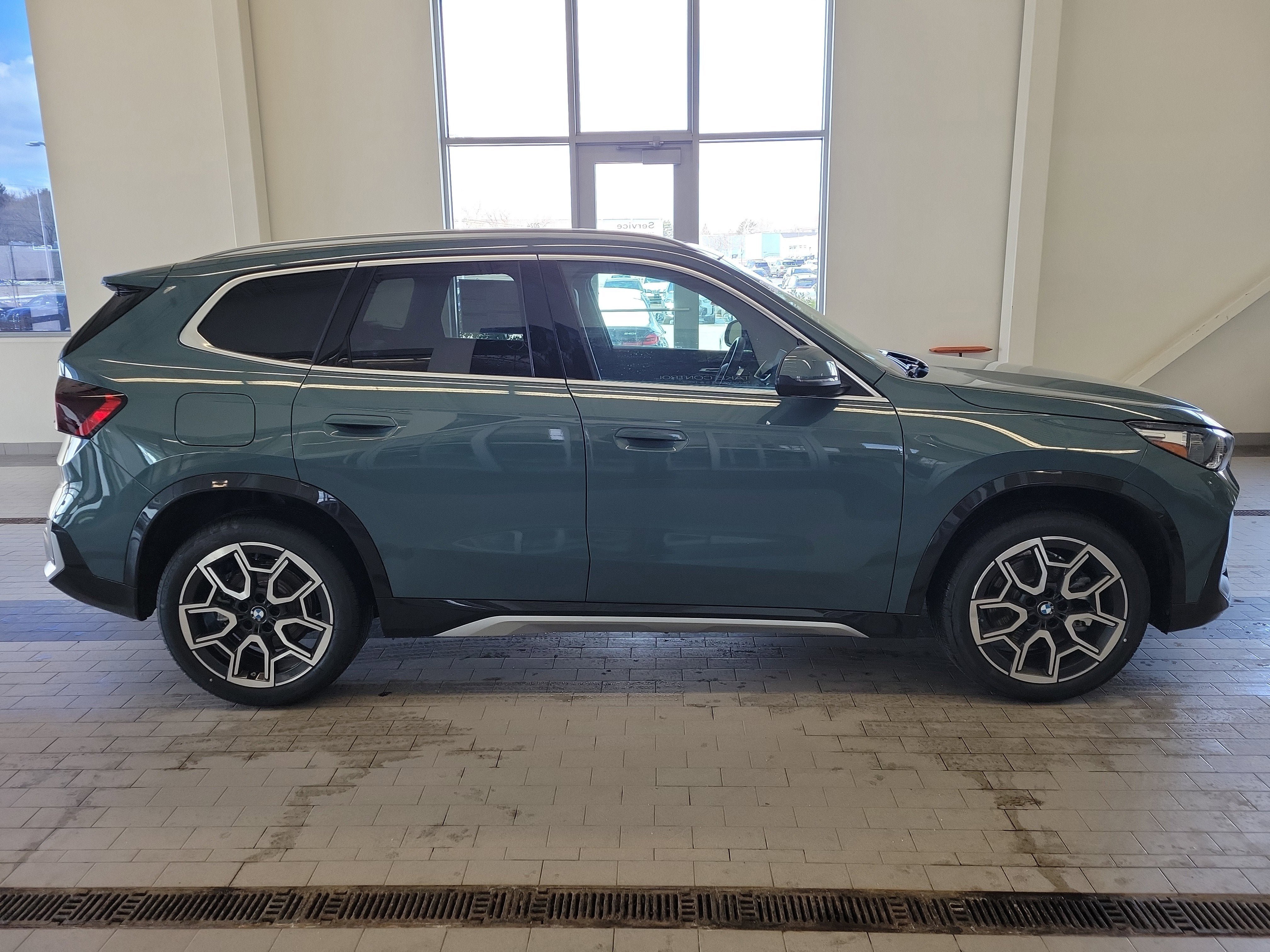 New 2026 BMW X1 xDrive28i w/ Convenience Package AWD/4WD image 8
