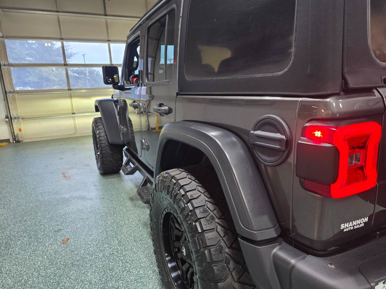 Used 2019 Jeep Wrangler Unlimited Rubicon AWD/4WD image 11