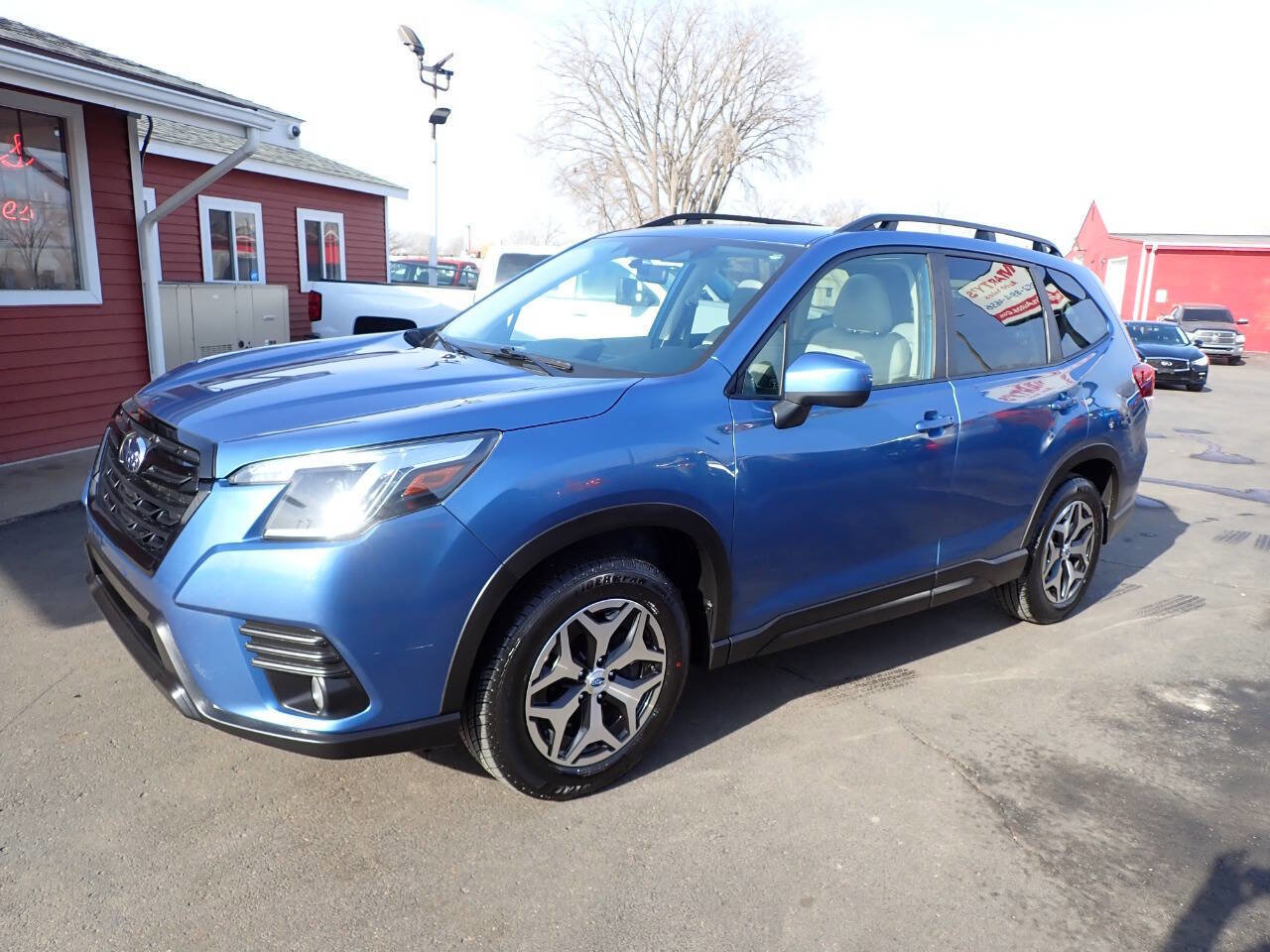 Used 2022 Subaru Forester Premium image 3
