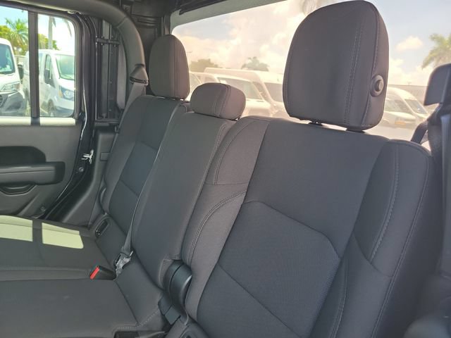 Used 2023 Jeep Gladiator Sport AWD/4WD image 12