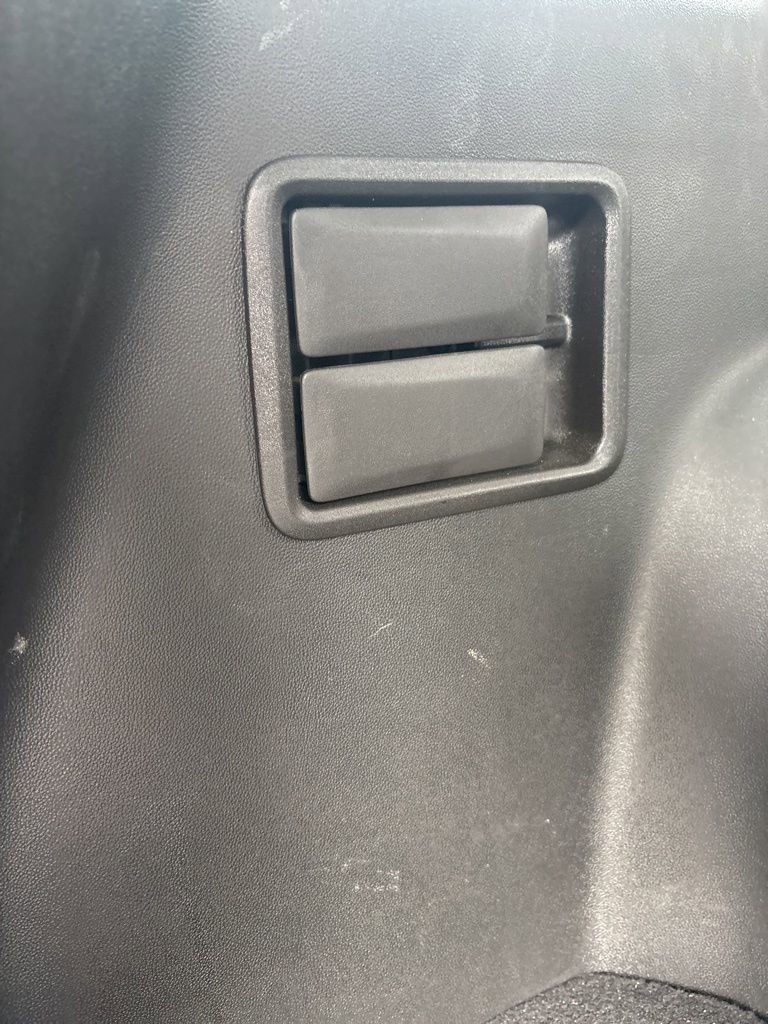 Used 2023 GMC Acadia AT4 w/ Preferred Package image 28