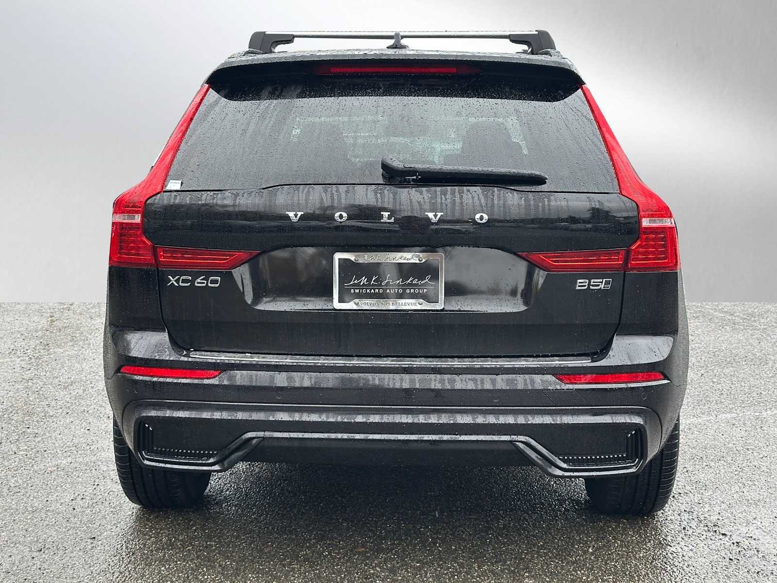 Used 2025 Volvo XC60 B5 Core w/ Protection Package Premier image 4