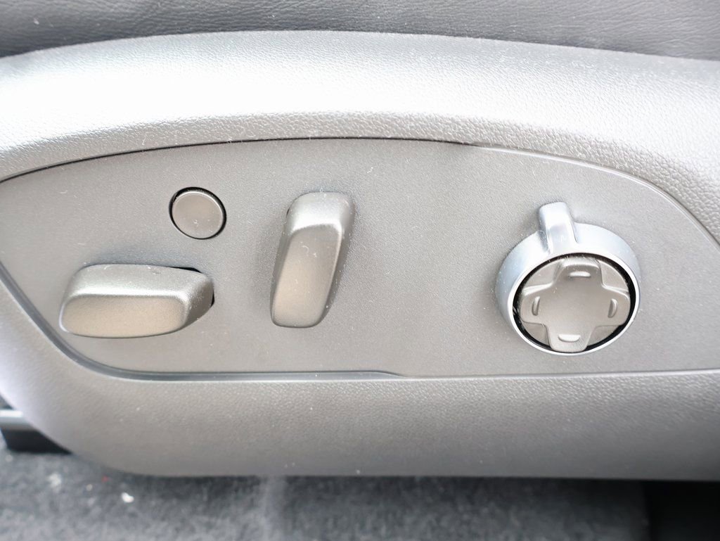 New 2026 GMC Acadia Denali Ultimate w/ LPO, Floor Liner Package image 13