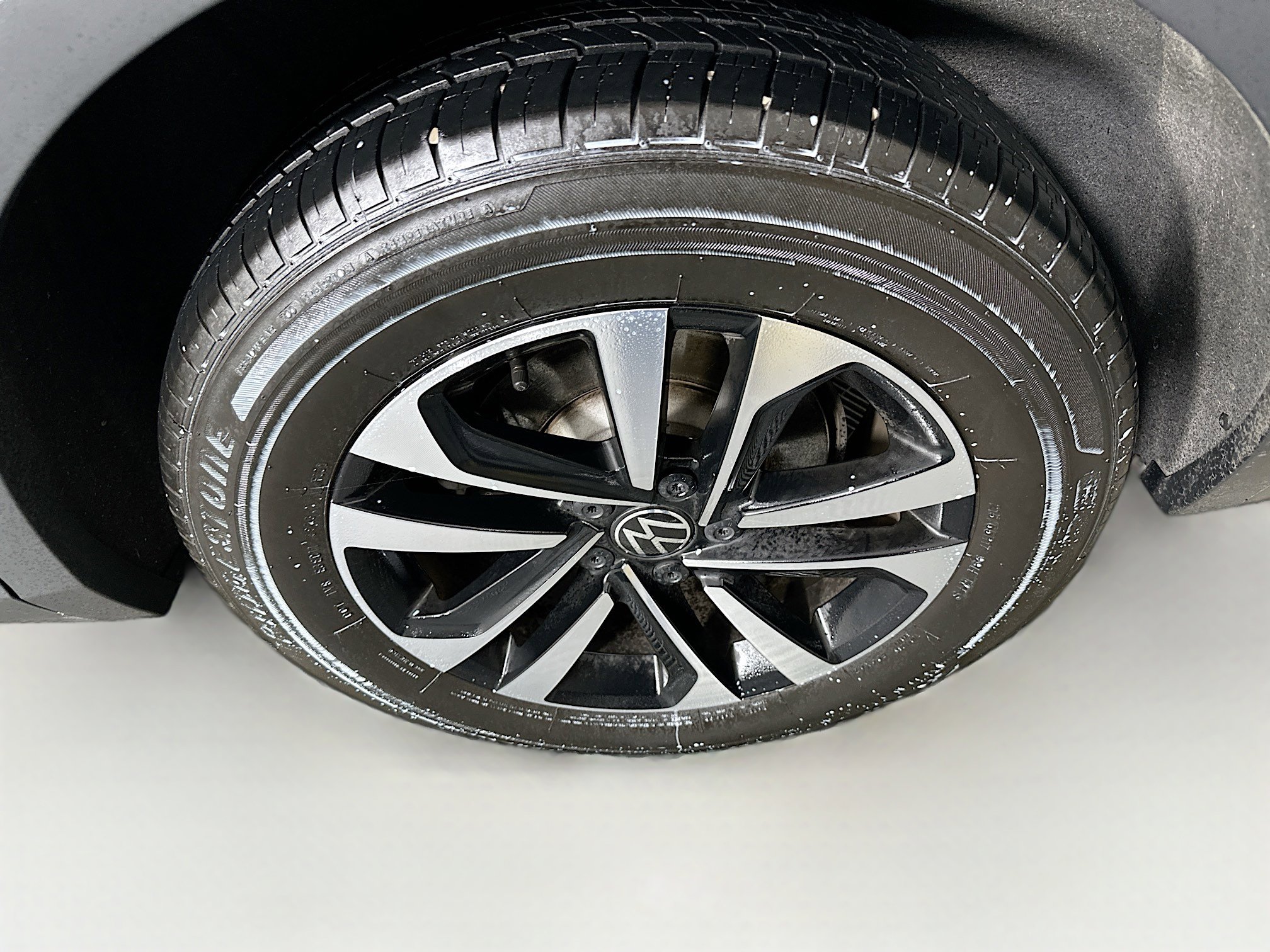 Used 2024 Volkswagen Tiguan S image 11