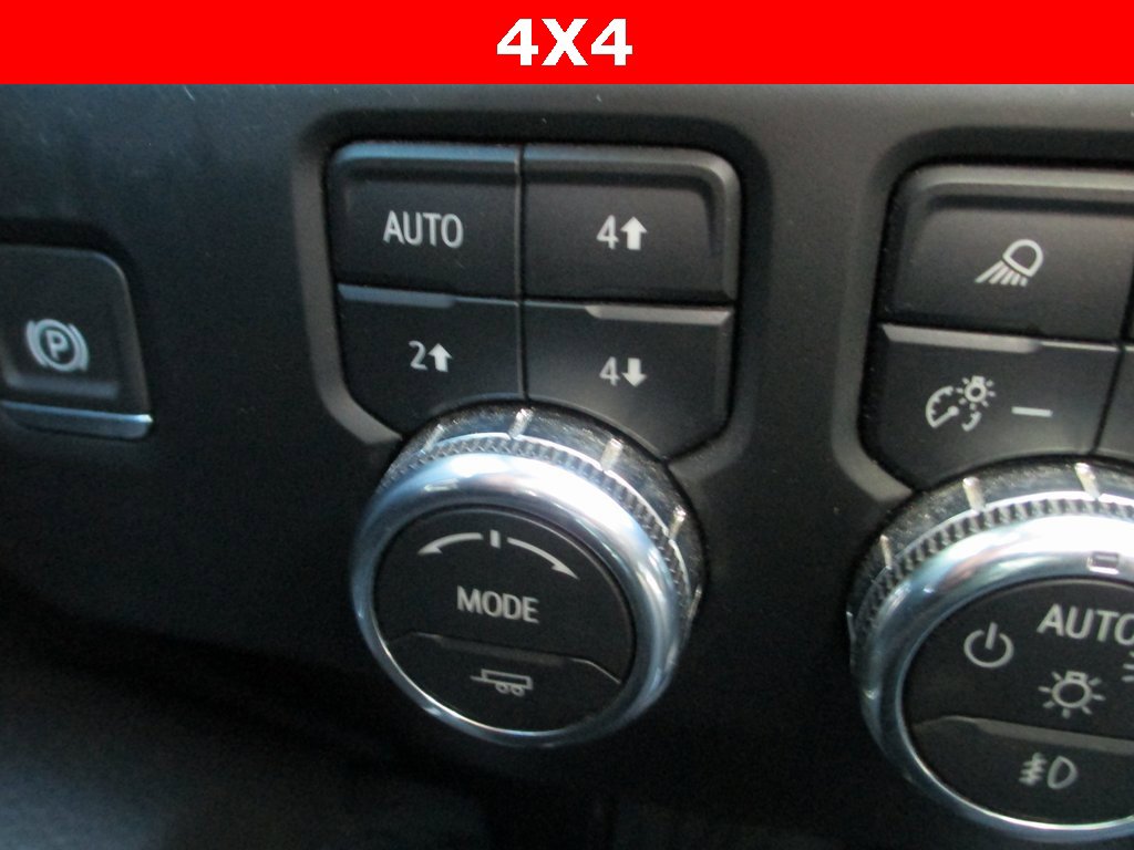 Used 2024 GMC Sierra 3500 Denali w/ Denali Reserve Package image 30