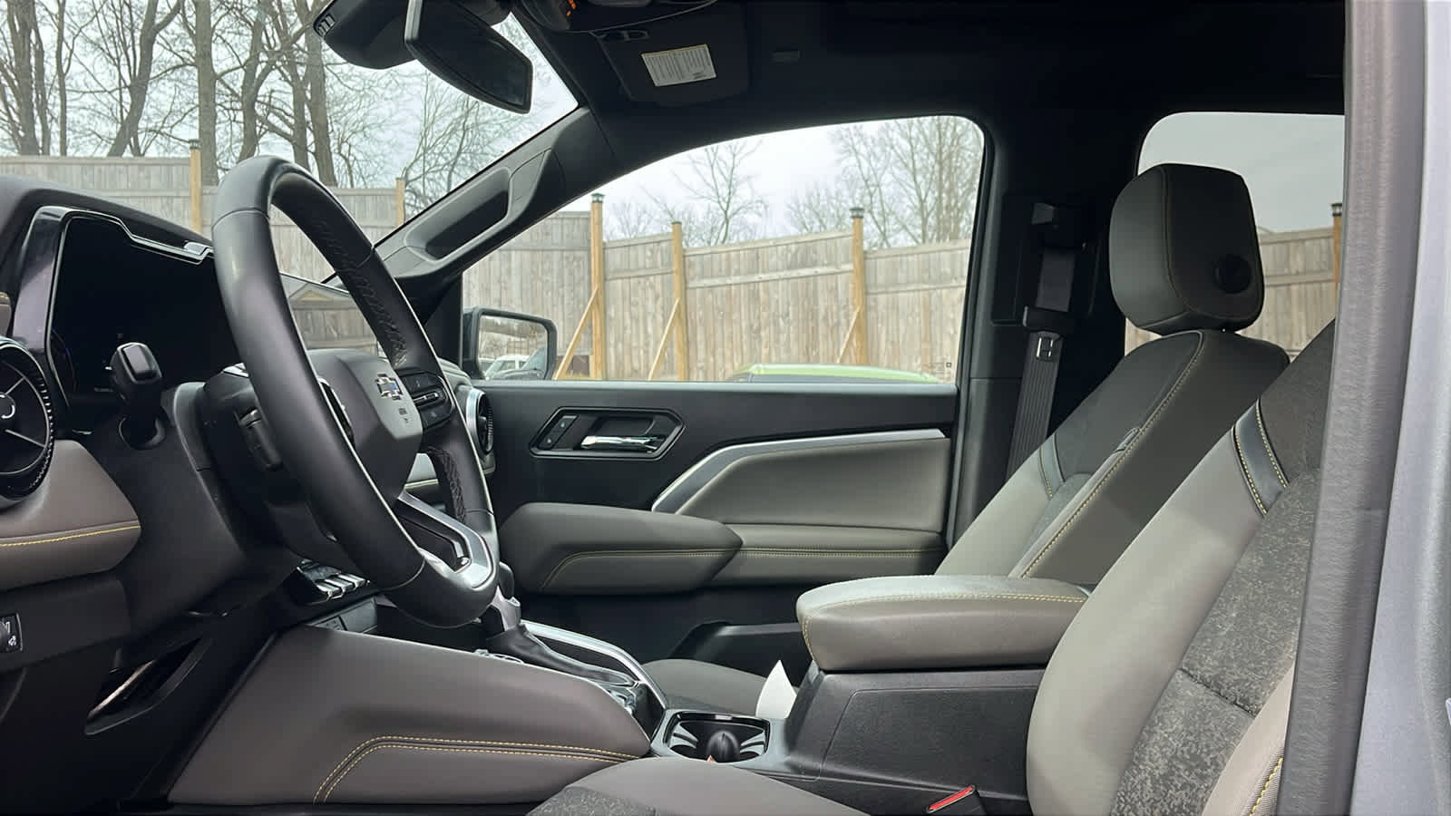 Used 2024 Chevrolet Colorado ZR2 w/ Technology Package image 10