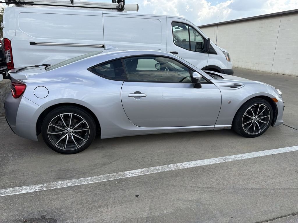 Used 2019 Toyota 86 RWD image 1