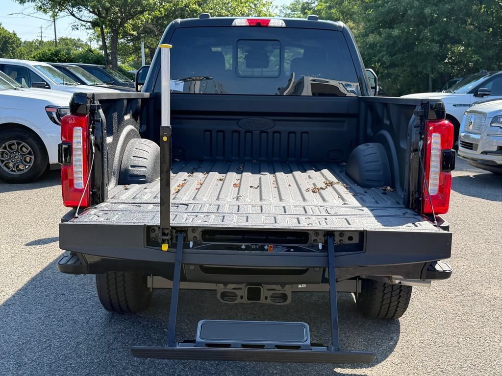 New 2026 Ford F250 Lariat w/ Black Appearance Package AWD/4WD image 23