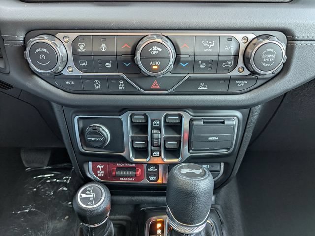New 2026 Jeep Wrangler Unlimited Rubicon AWD/4WD image 13