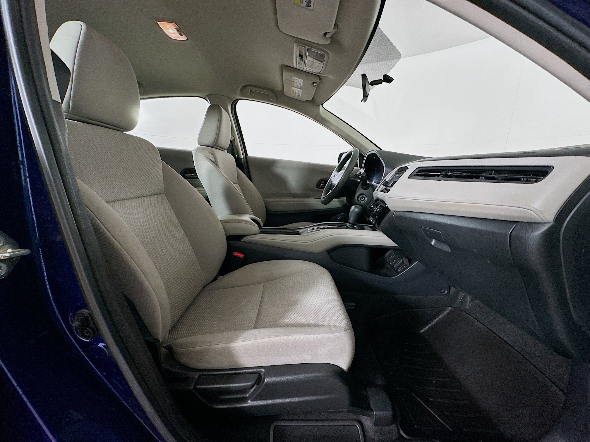 Used 2017 Honda HR-V LX image 29