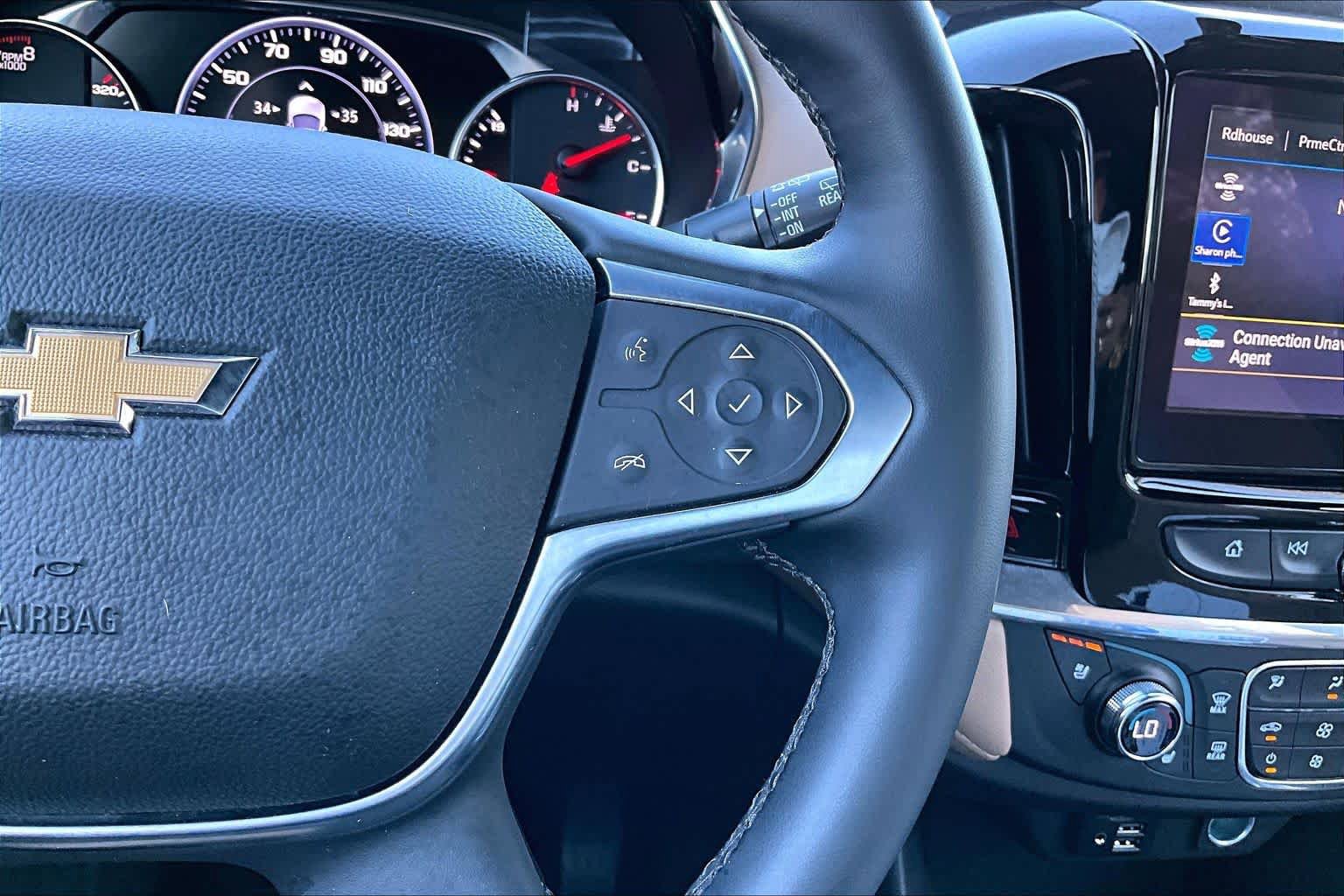 Used 2023 Chevrolet Traverse Premier FWD image 24