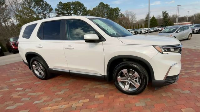 Used 2025 Honda Pilot EX-L image 3