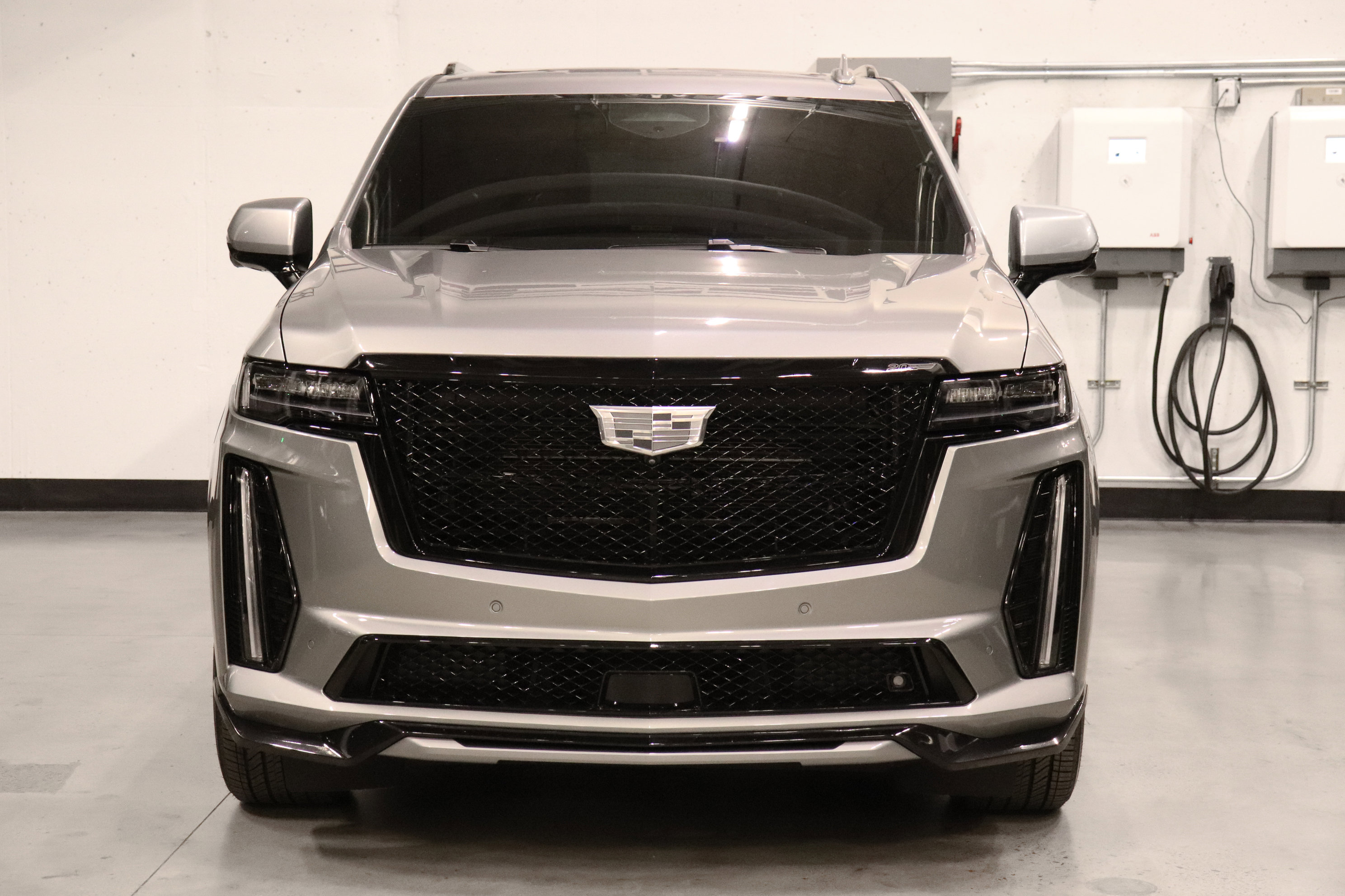 Used 2024 Cadillac Escalade ESV V w/ LPO, ONYX Package image 8