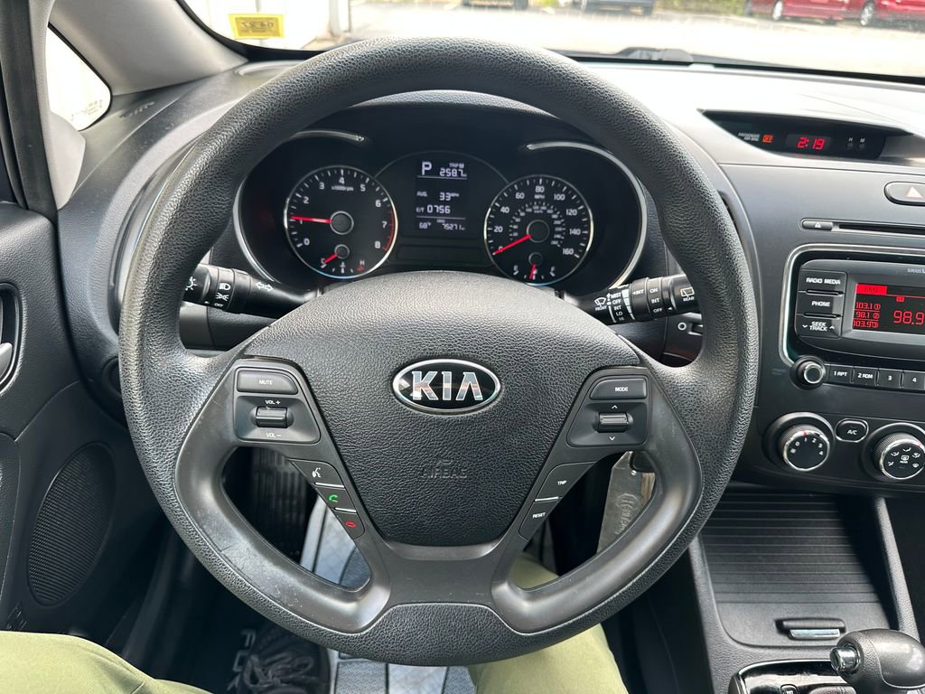 Used 2017 Kia Forte LX FWD image 2