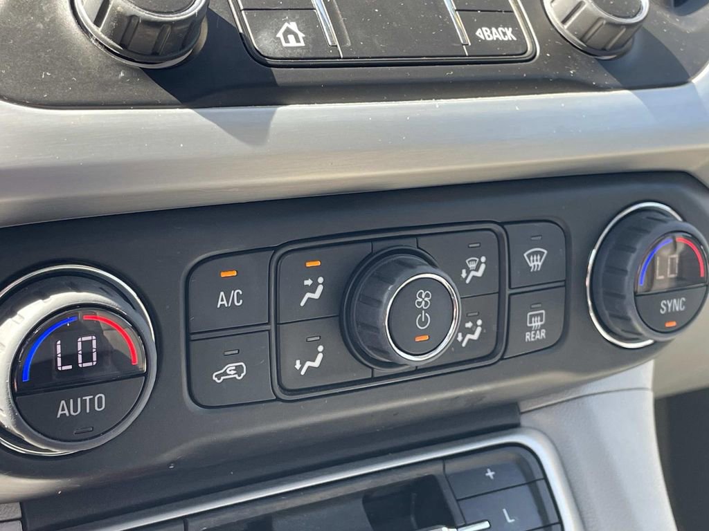 Used 2023 GMC Acadia SLT w/ Preferred Package image 26