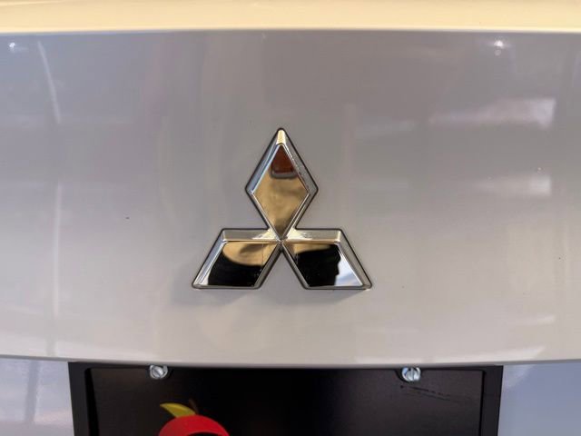 Used 2024 Mitsubishi Outlander ES image 8