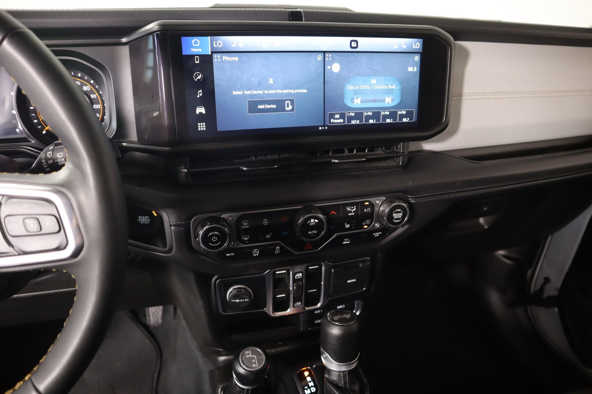 Used 2024 Jeep Wrangler Sahara AWD/4WD image 5