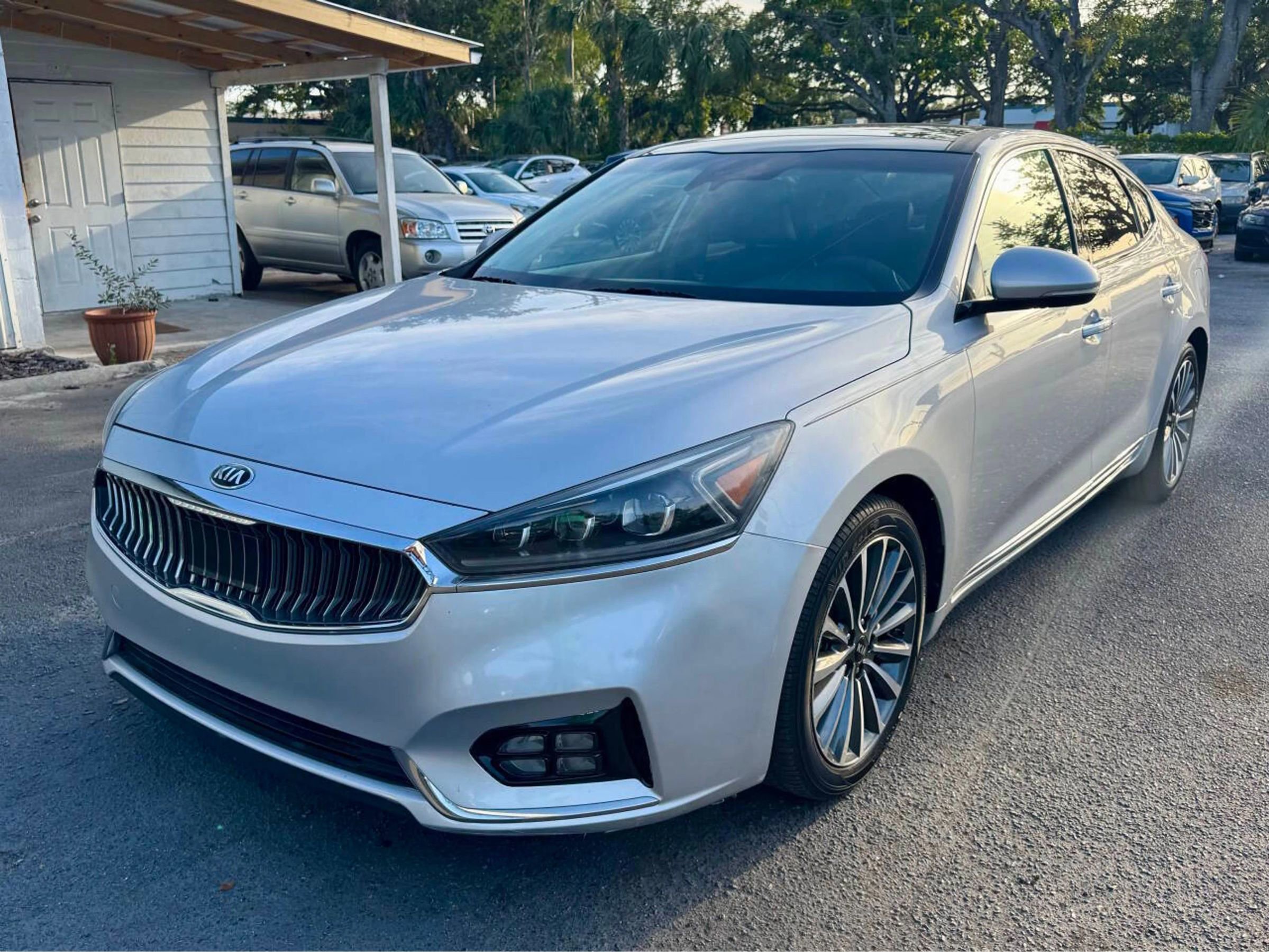Used 2017 Kia Cadenza Technology image 17