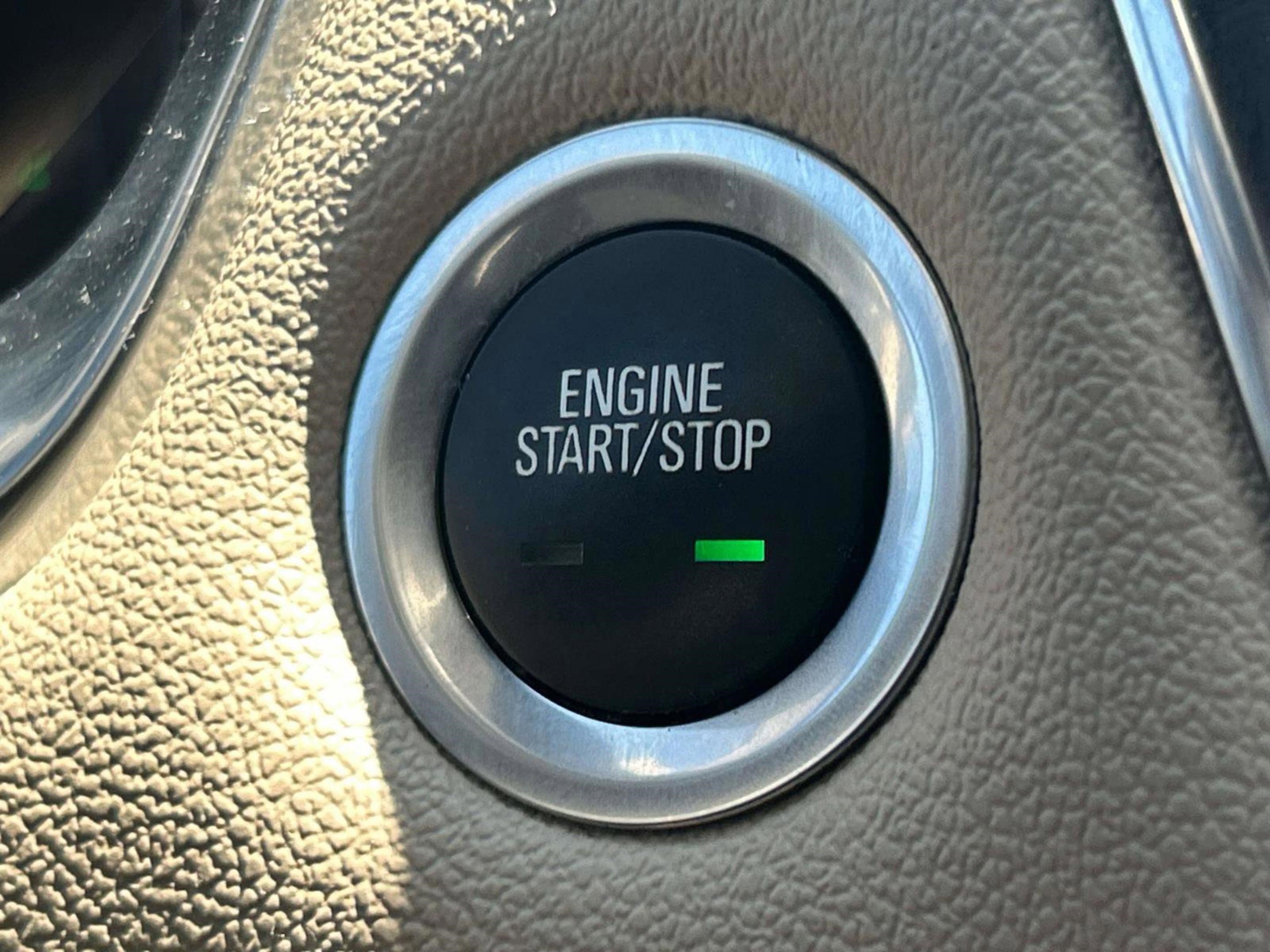 Used 2023 Chevrolet Traverse LS FWD image 28
