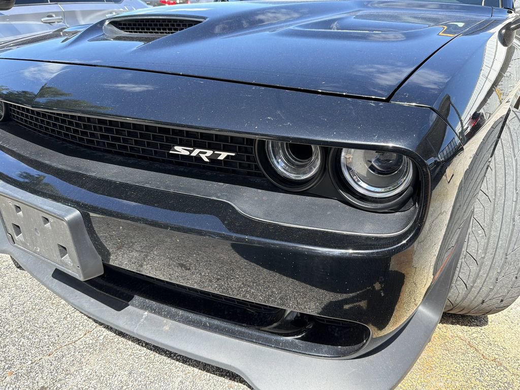 Used 2016 Dodge Challenger SRT Hellcat RWD image 5