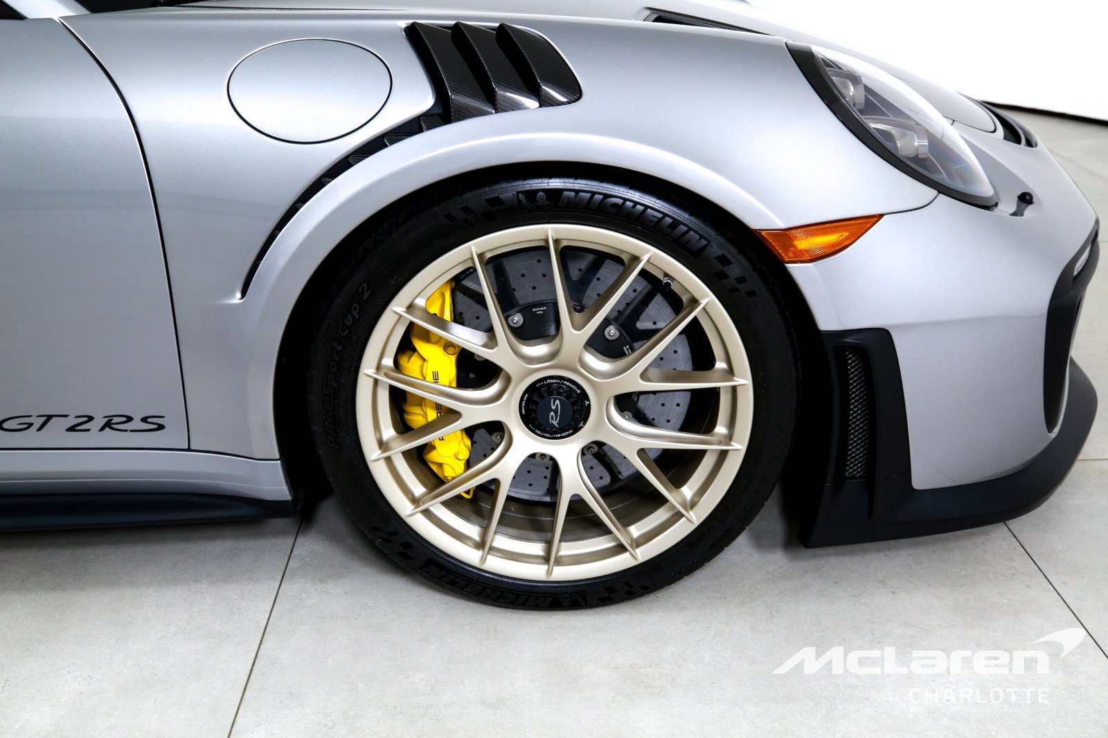 Used 2018 Porsche 911 GT2 RS w/ Weissach Package RWD image 27