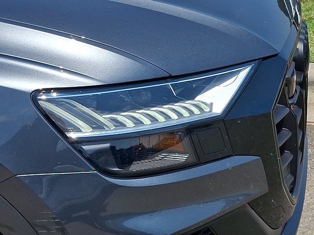Used 2022 Audi SQ8 Prestige AWD/4WD image 28